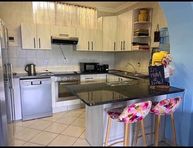 2 BEDROOM APARTMENT FOR SALE IN MANABA BEACH